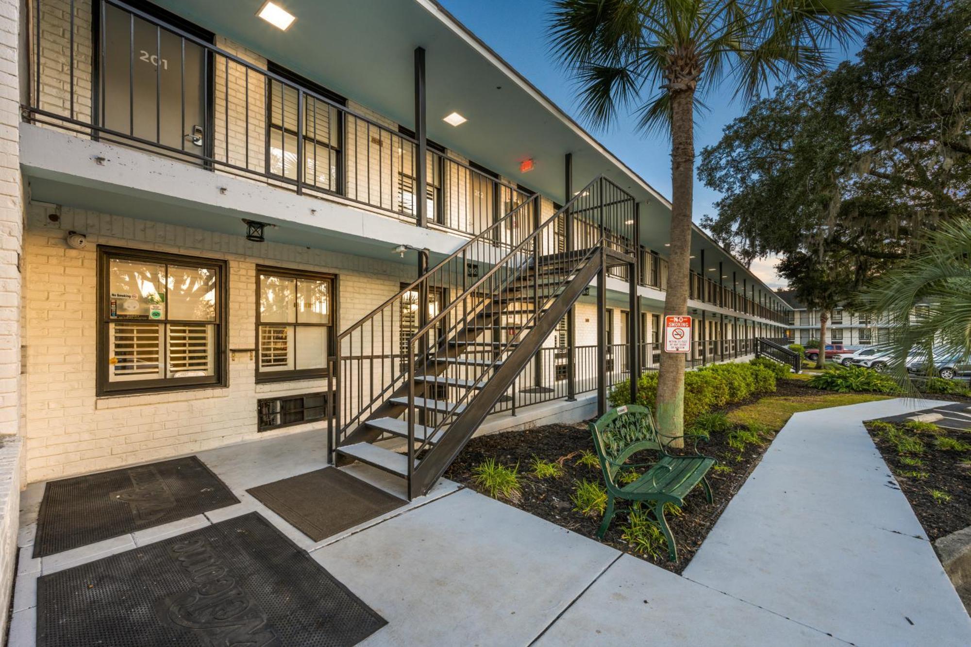 Charleston Creekside Inn מראה חיצוני תמונה